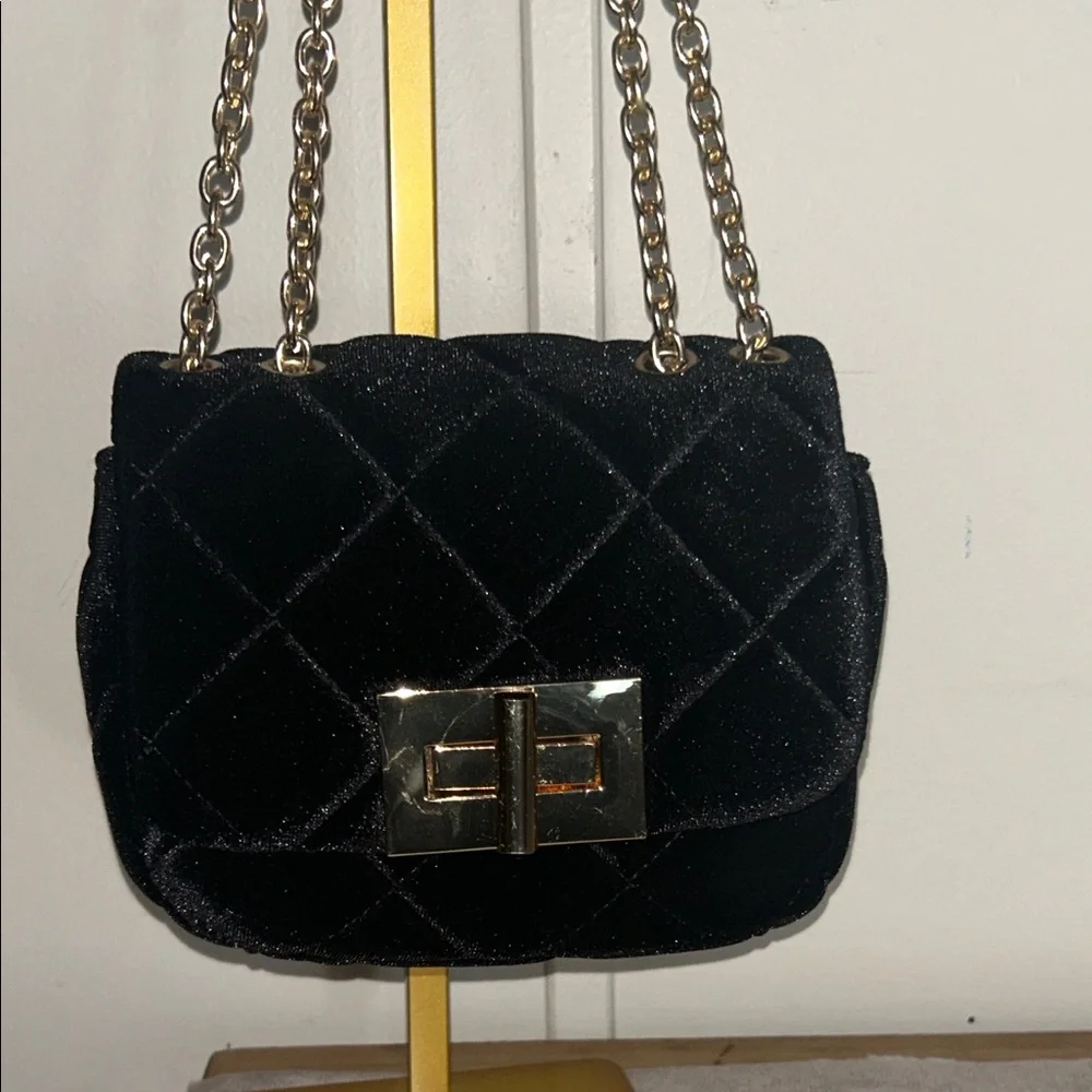 Velvet Black Bag‎ with Chain Strap